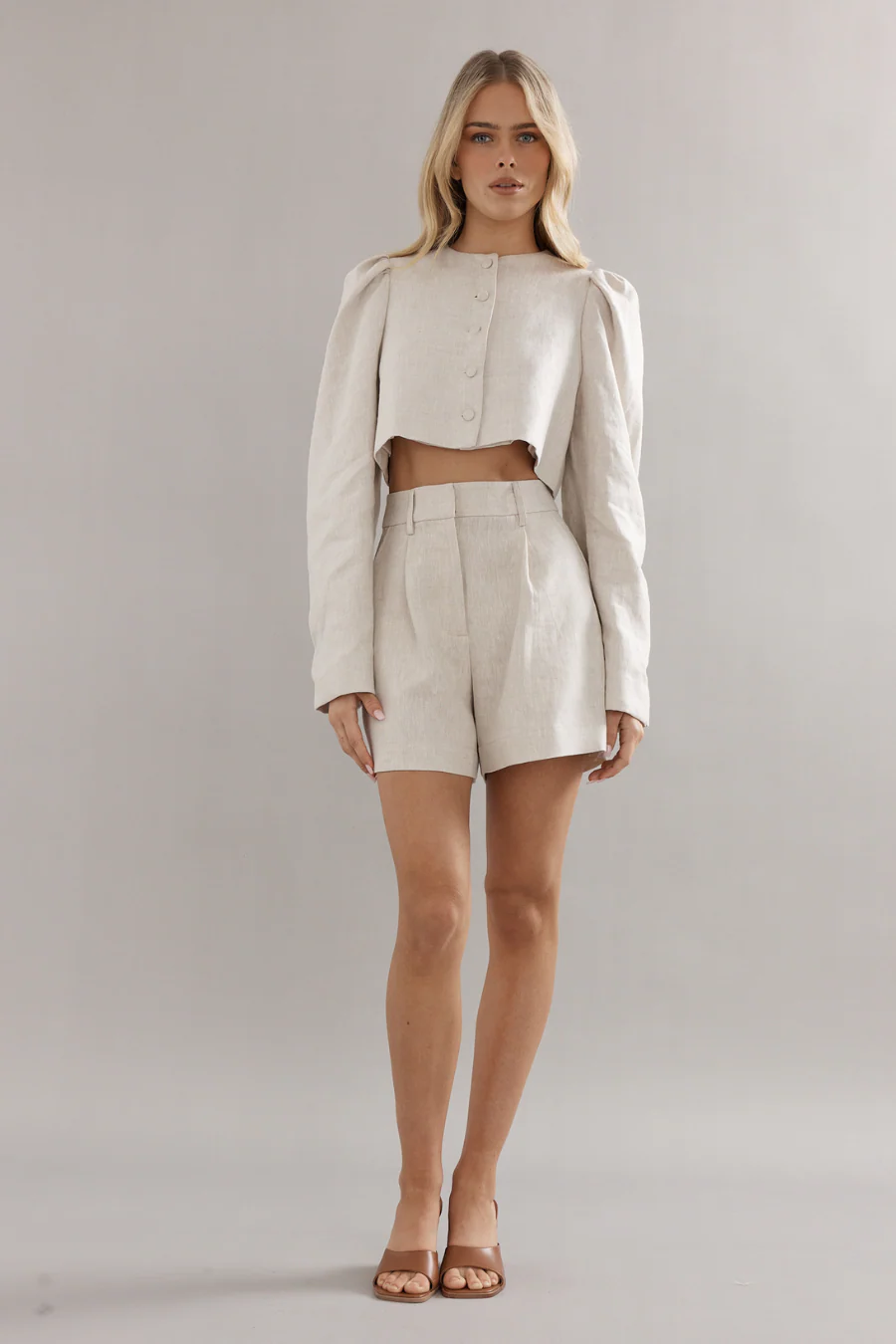 Abroad Short Natural Linen