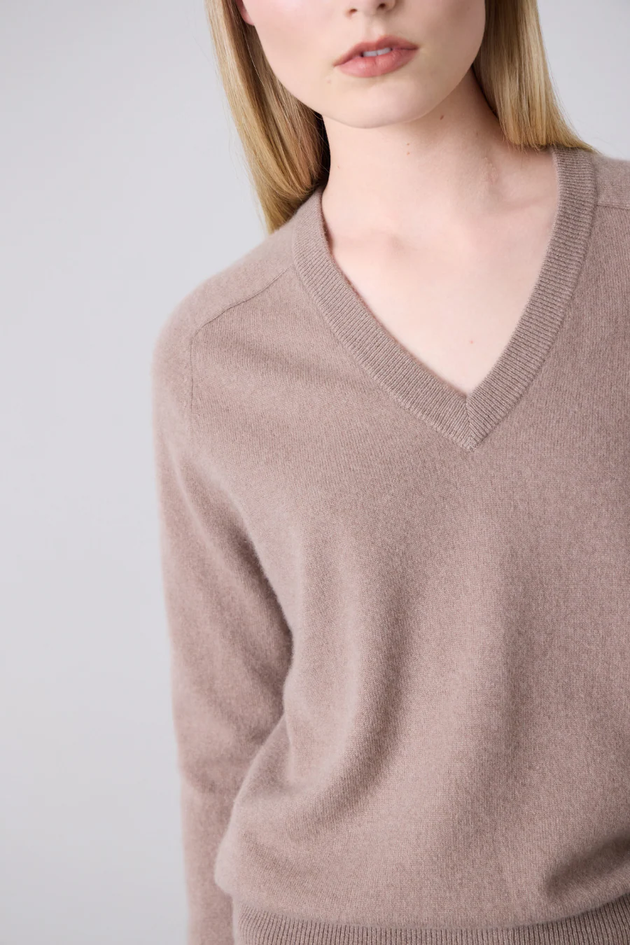 Amy Cashmere V-Neck Mink - Image 4