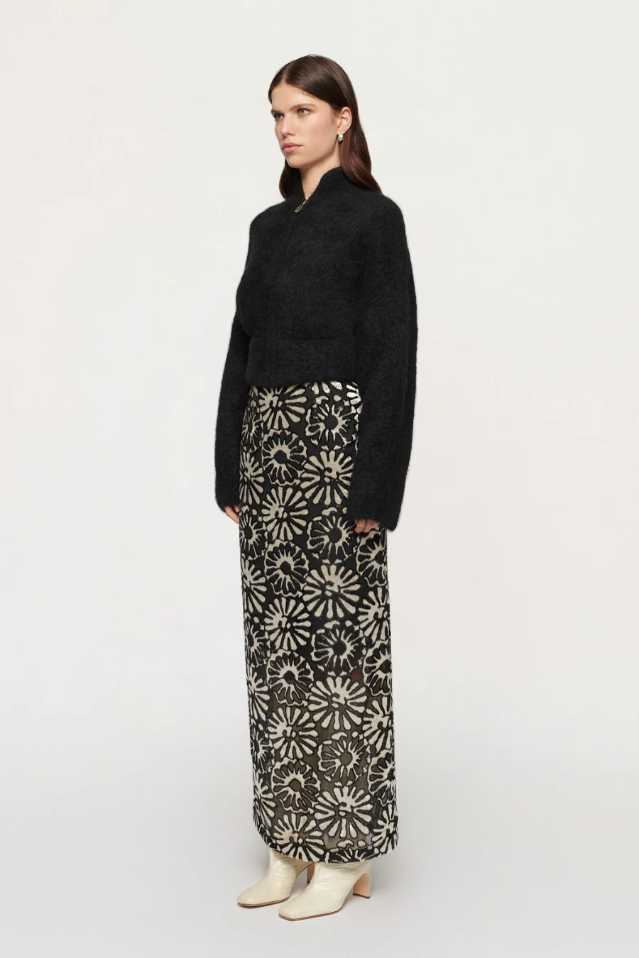 Archer Fluffy Bomber Black - Image 3