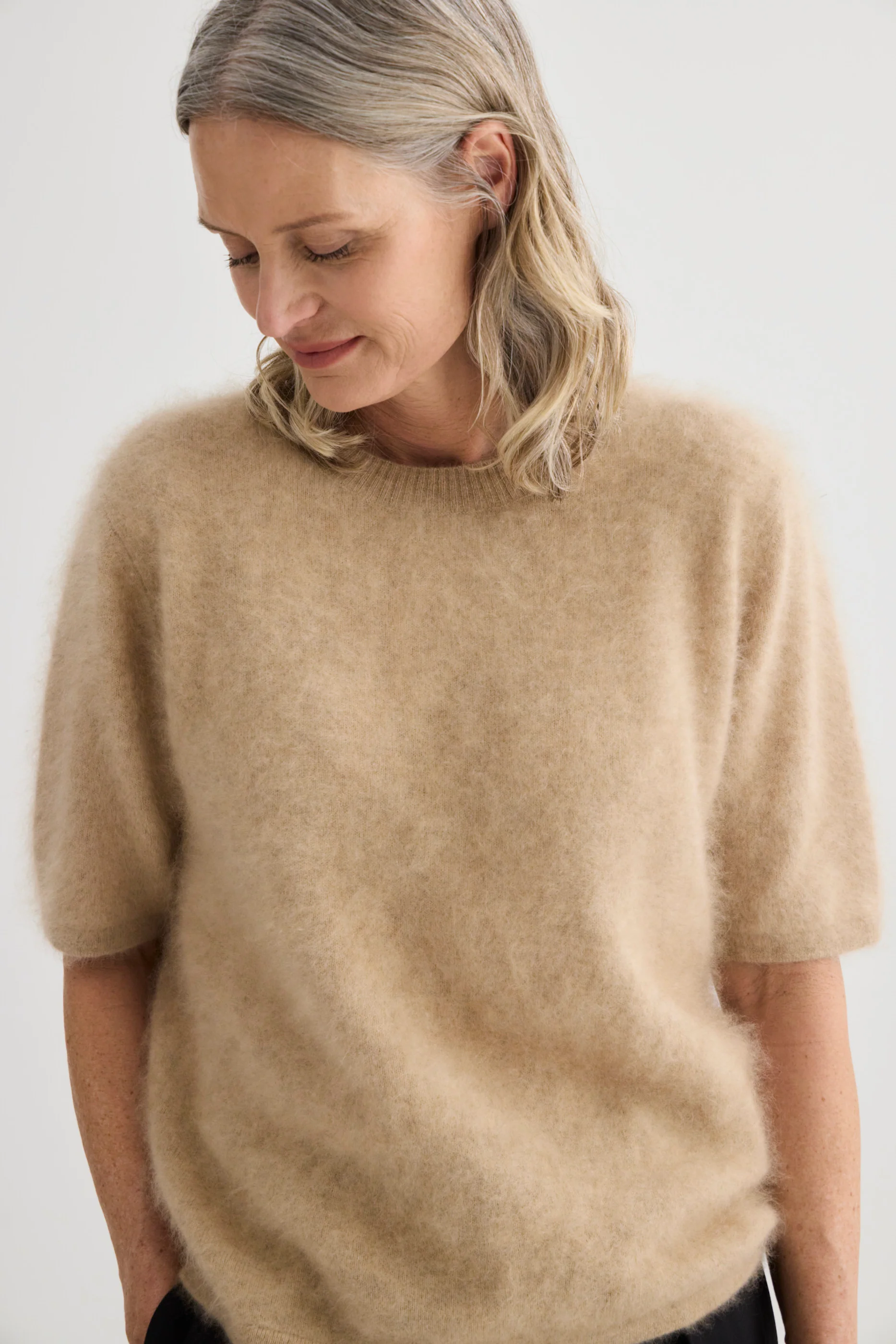 Brushed Cashmere T-Shirt Soft Beige - Image 3