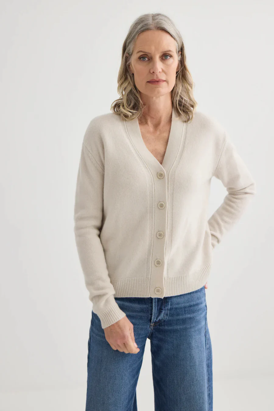 Cashmere V-Neck Cardigan Oyster - Image 3