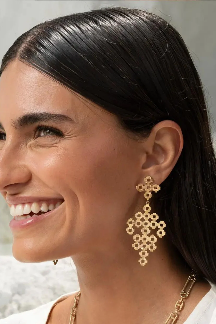 Chimi Earrings Gold - Image 3