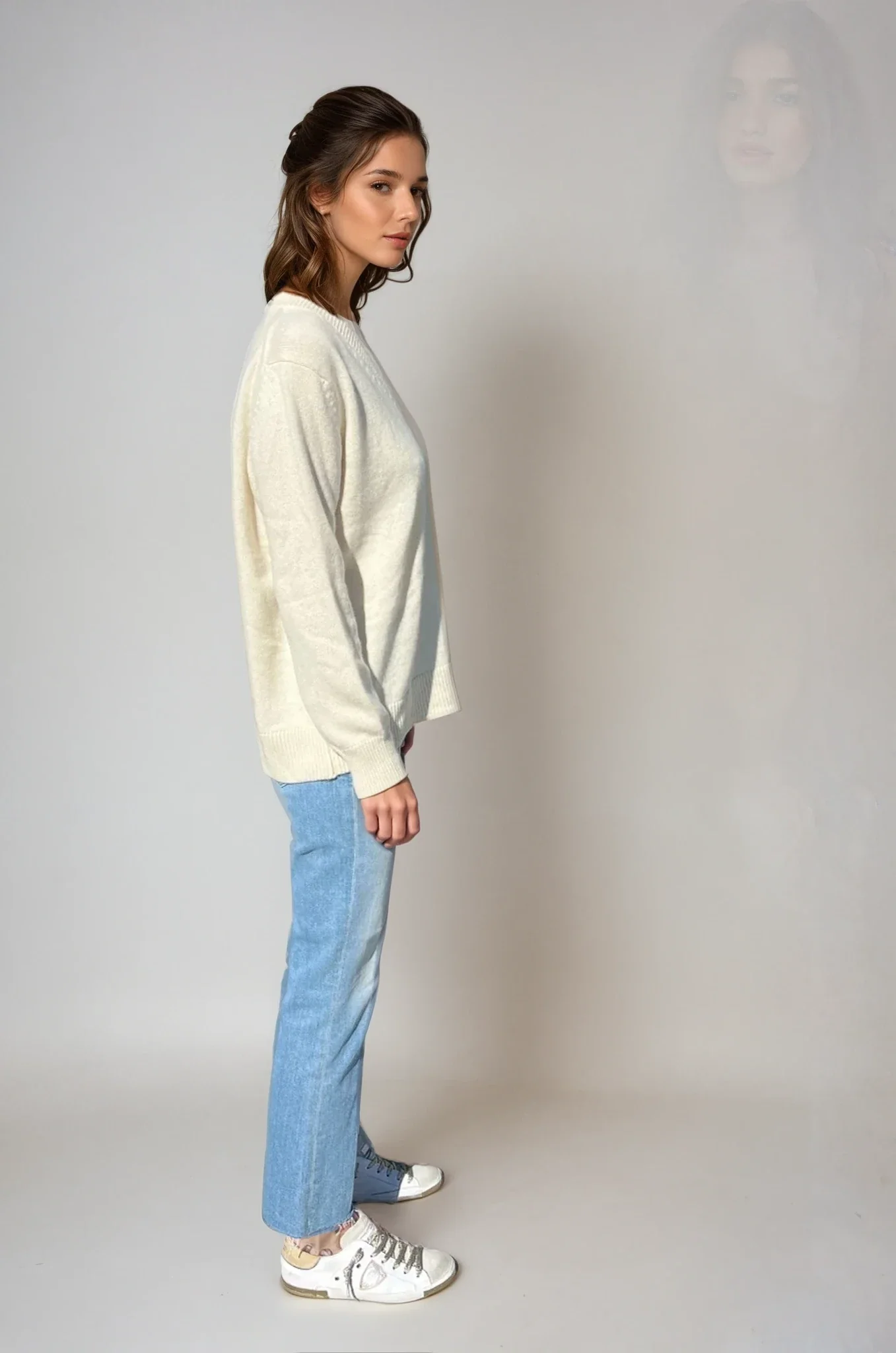 Cooper V Neck Cashmere Jumper Cream - Image 3