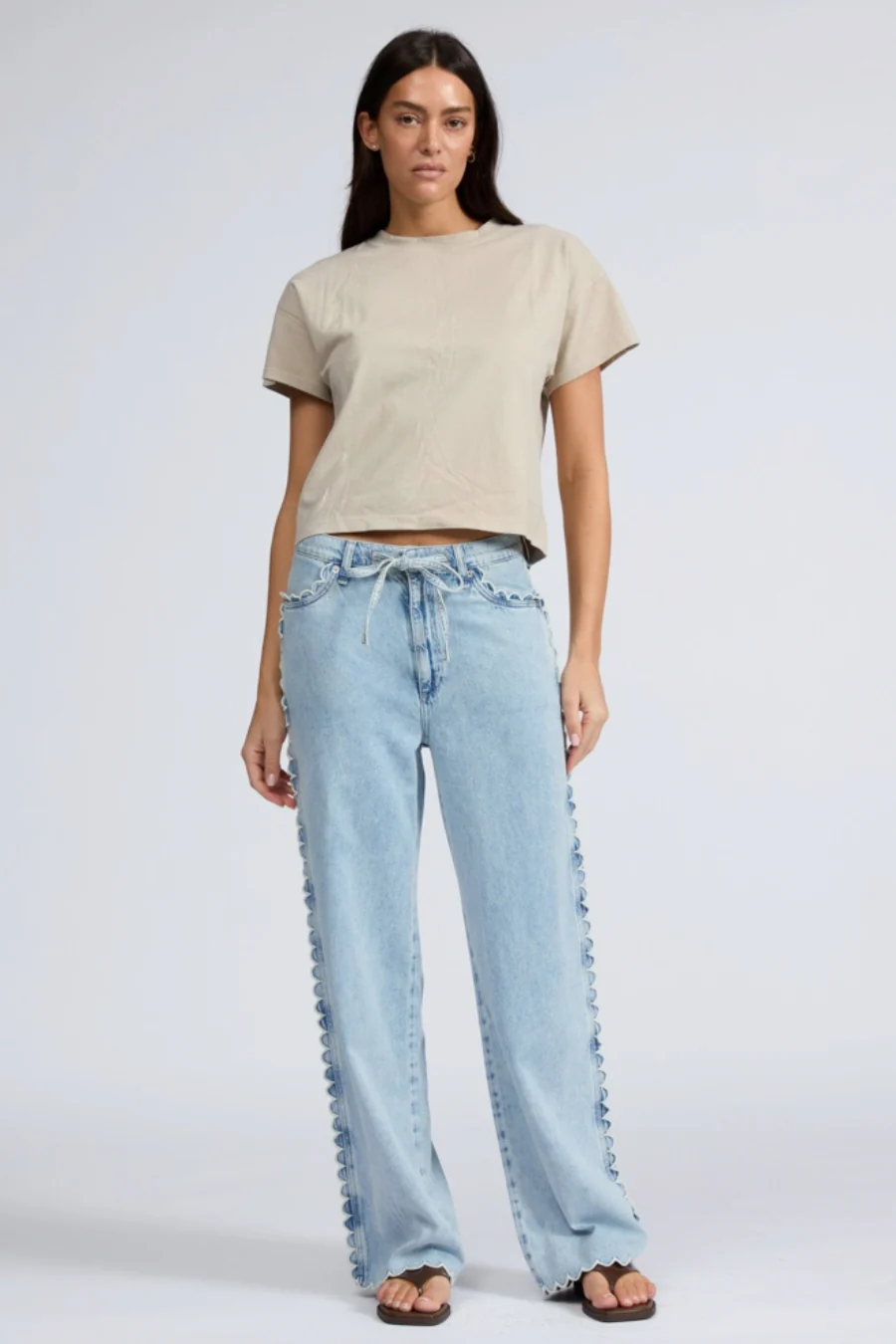 Featherweight Phoebe Drawstring Scallop