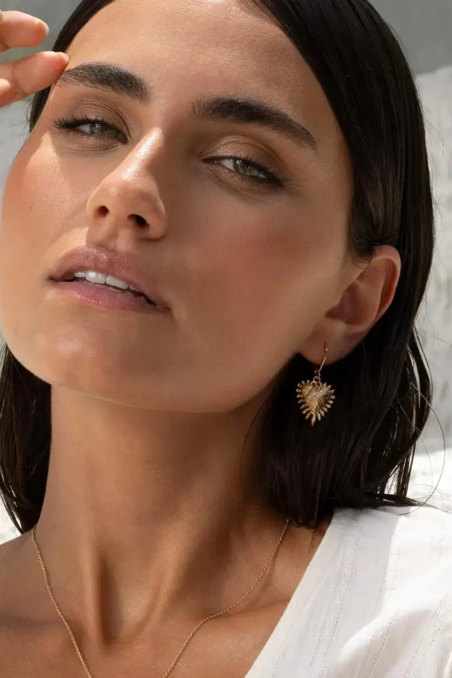 Heart Rays Earrings Gold - Image 3