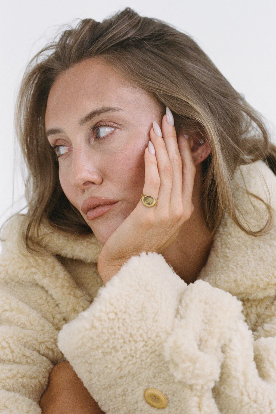 Initial Signet Pinky Ring Gold - Image 2