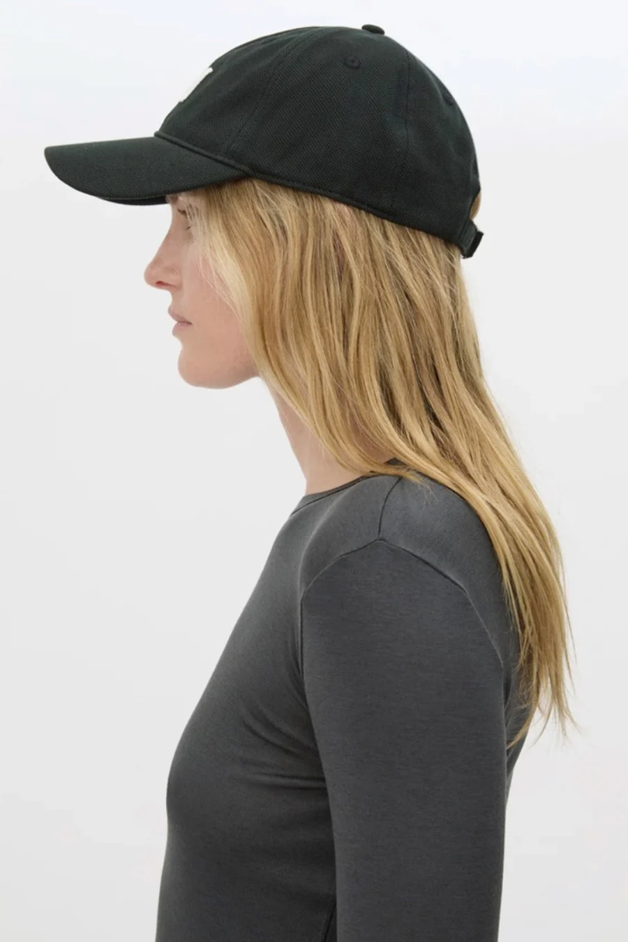 Isolde Logo Cap Black/ White - Image 2
