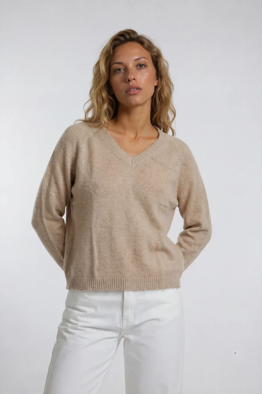 Jessie V-Neck Sweater Beige