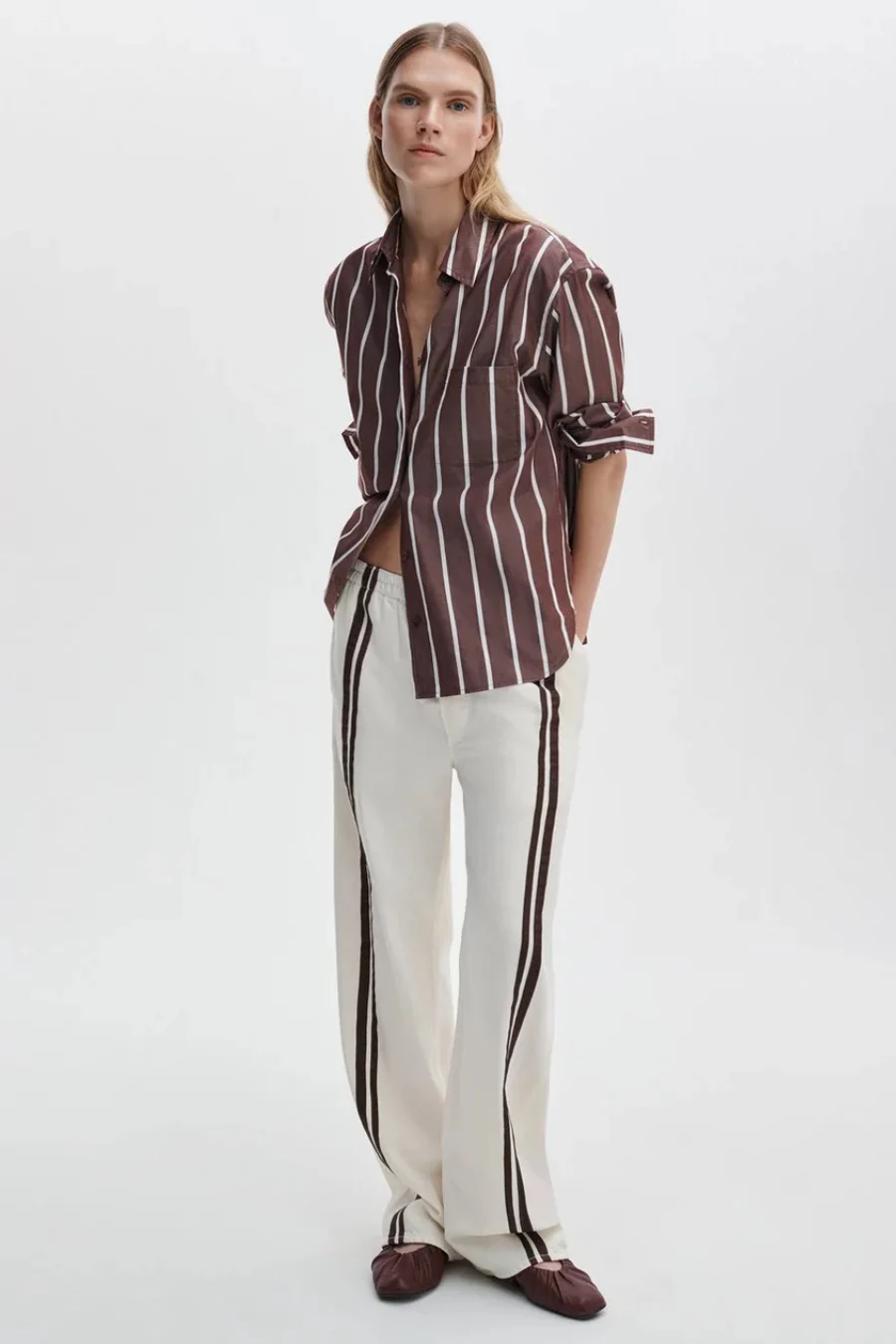 Logan Featherweight Trackpant Ecru Sport - Image 2