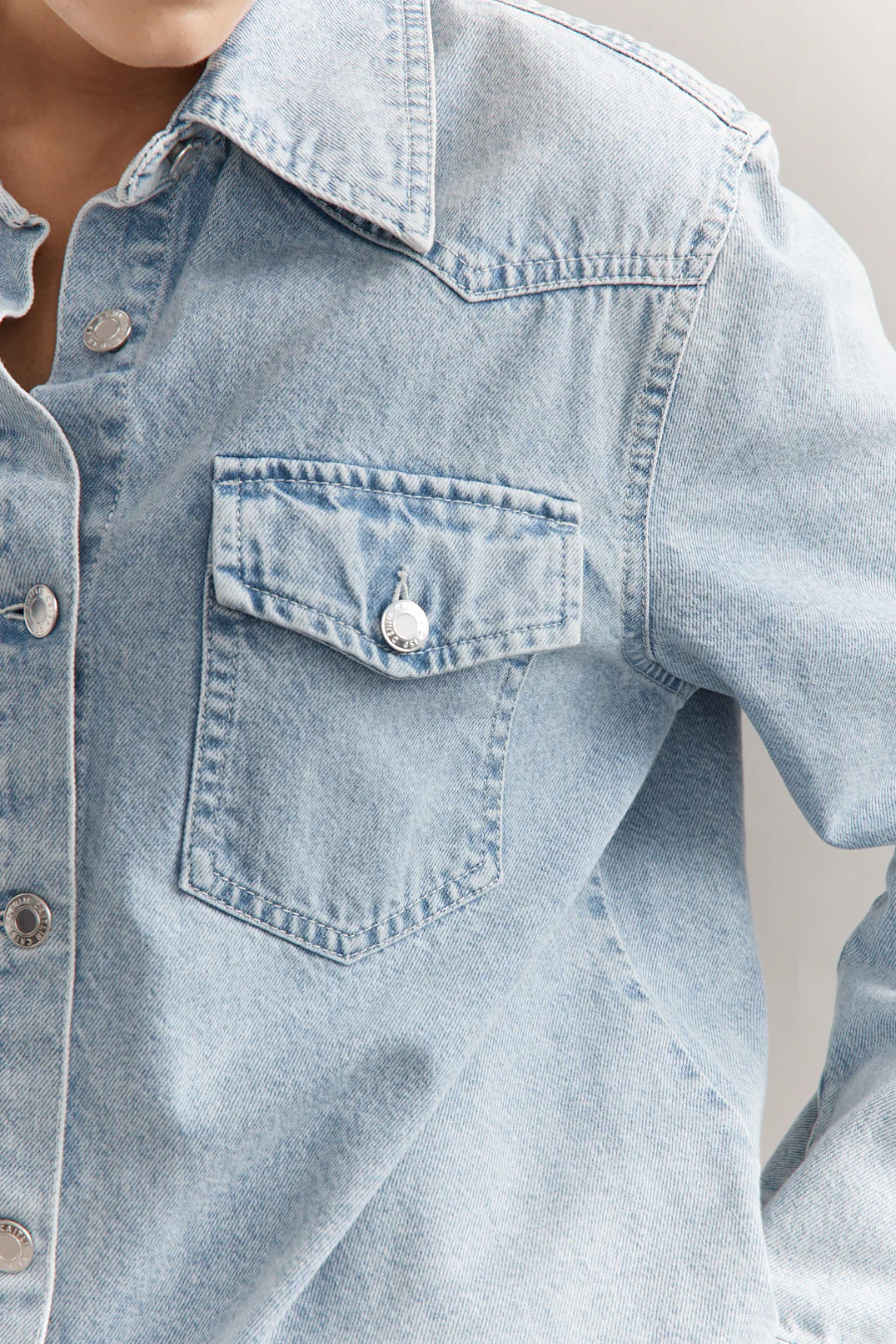 Luca Shacket Light Blue - Image 5