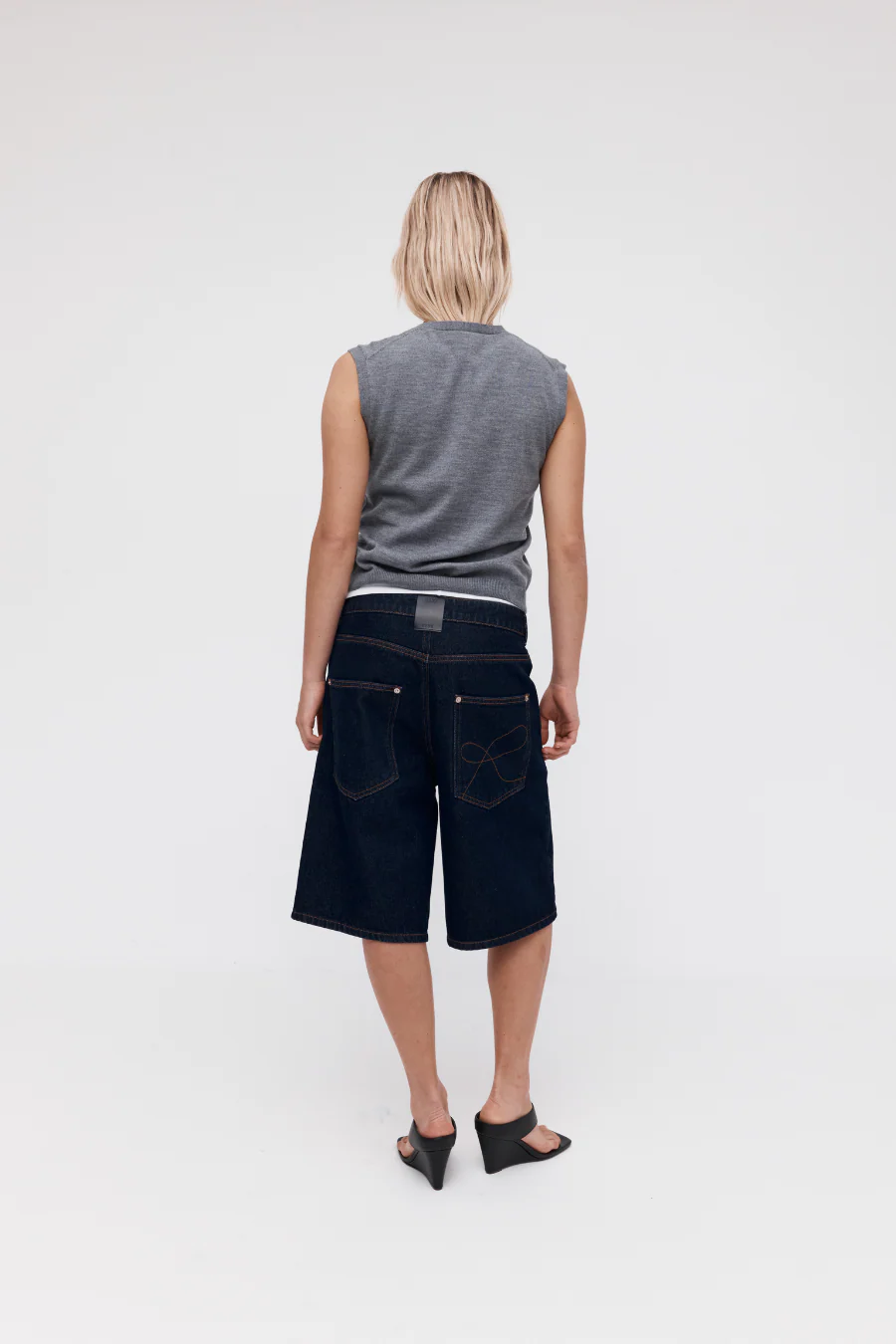 Merino Vest Grey - Image 2