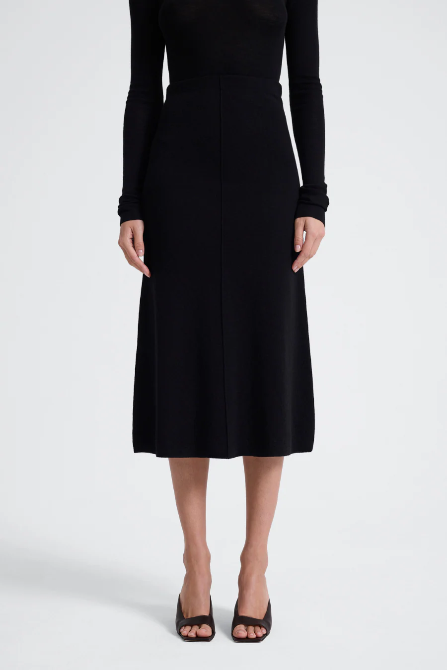 Omega Skirt Black - Image 4
