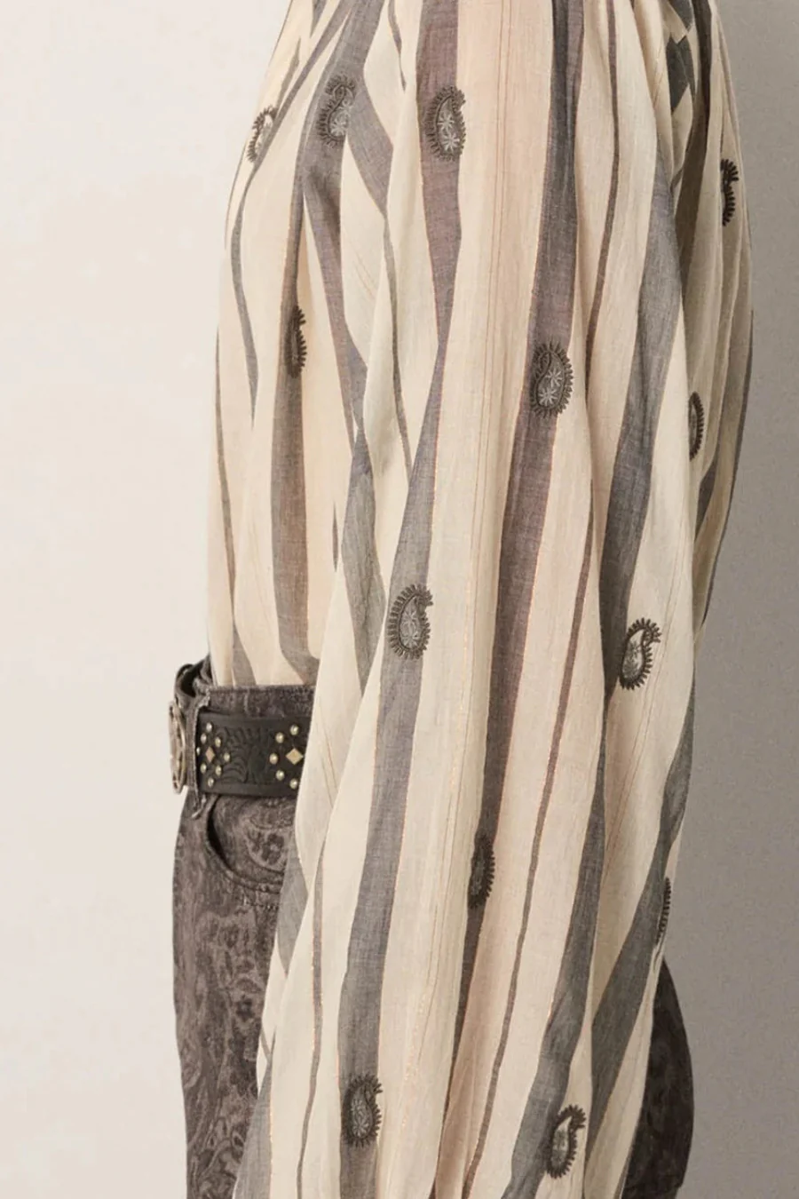 Perla Blouse Ivory Paisley - Image 2