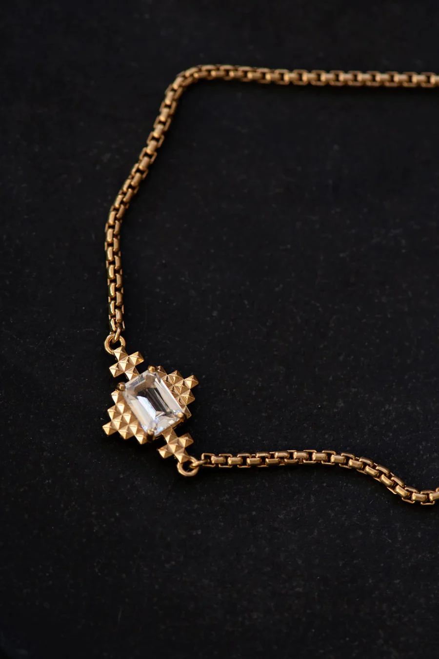 Reya Bracelet Gold With White Topaz - Image 2