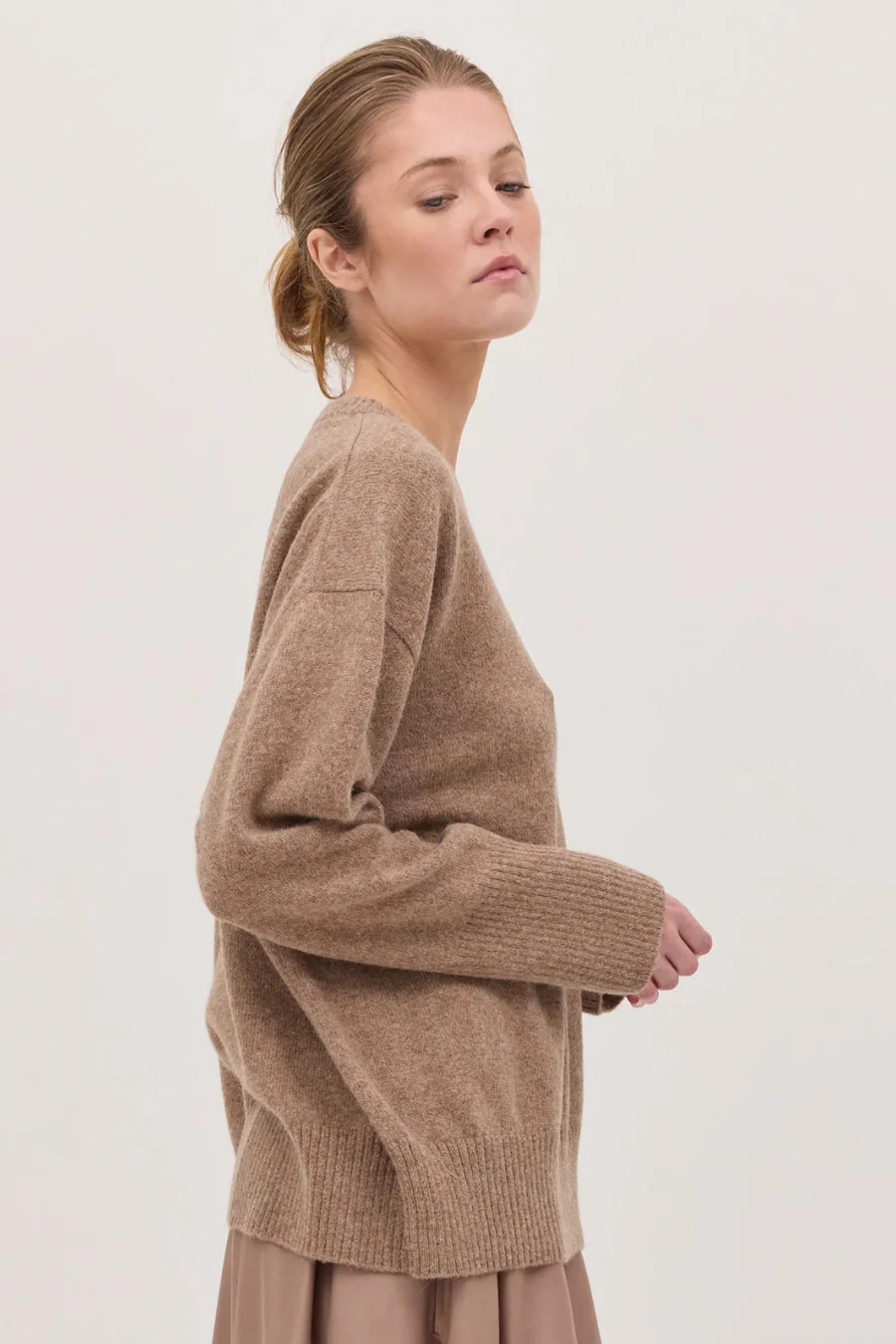 The Classic Crew Jumper Sepia - Image 3