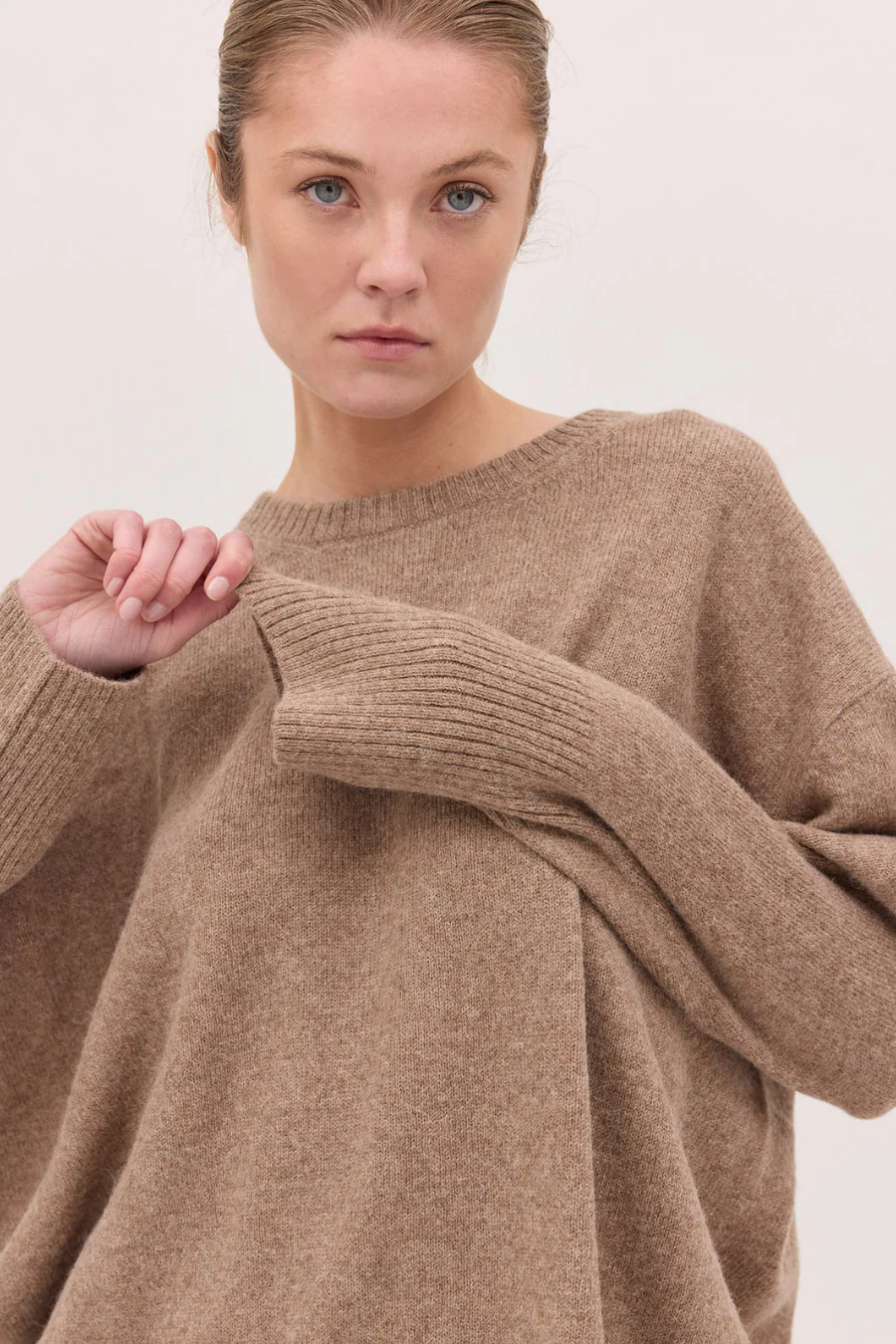 The Classic Crew Jumper Sepia - Image 4