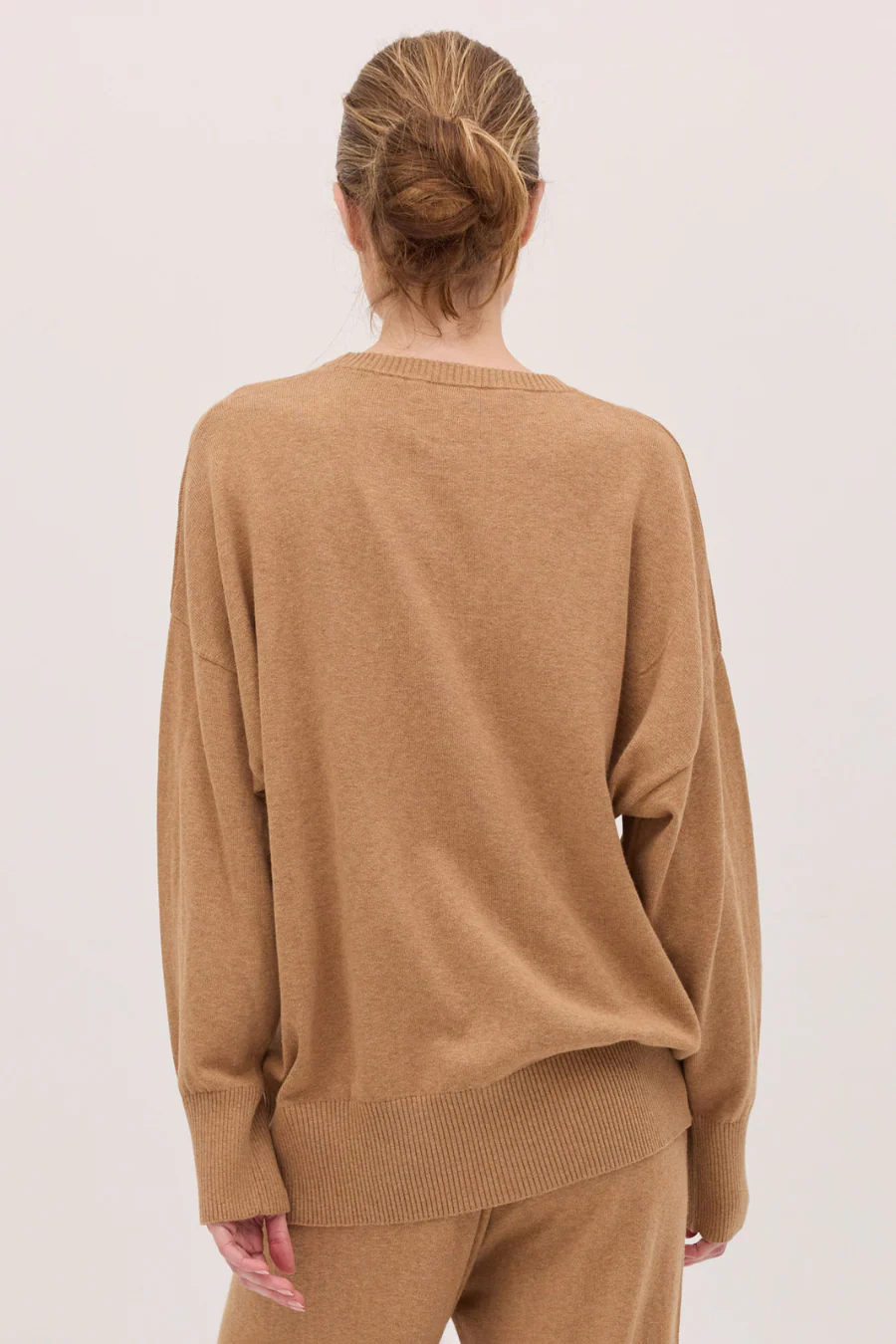 The Travel Crew Sweater Rattan - Image 2