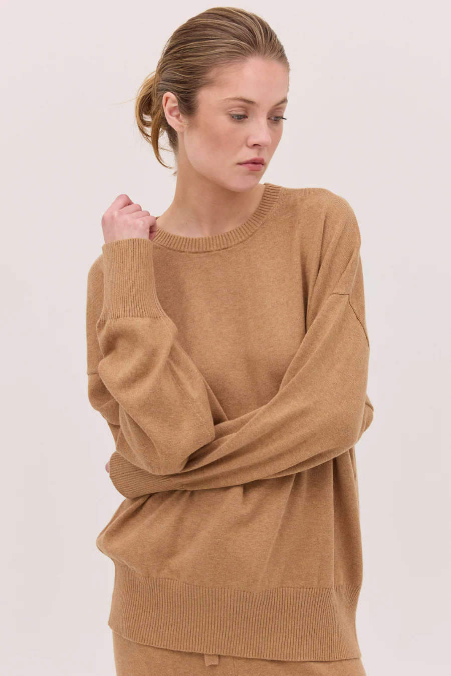 The Travel Crew Sweater Rattan - Image 3