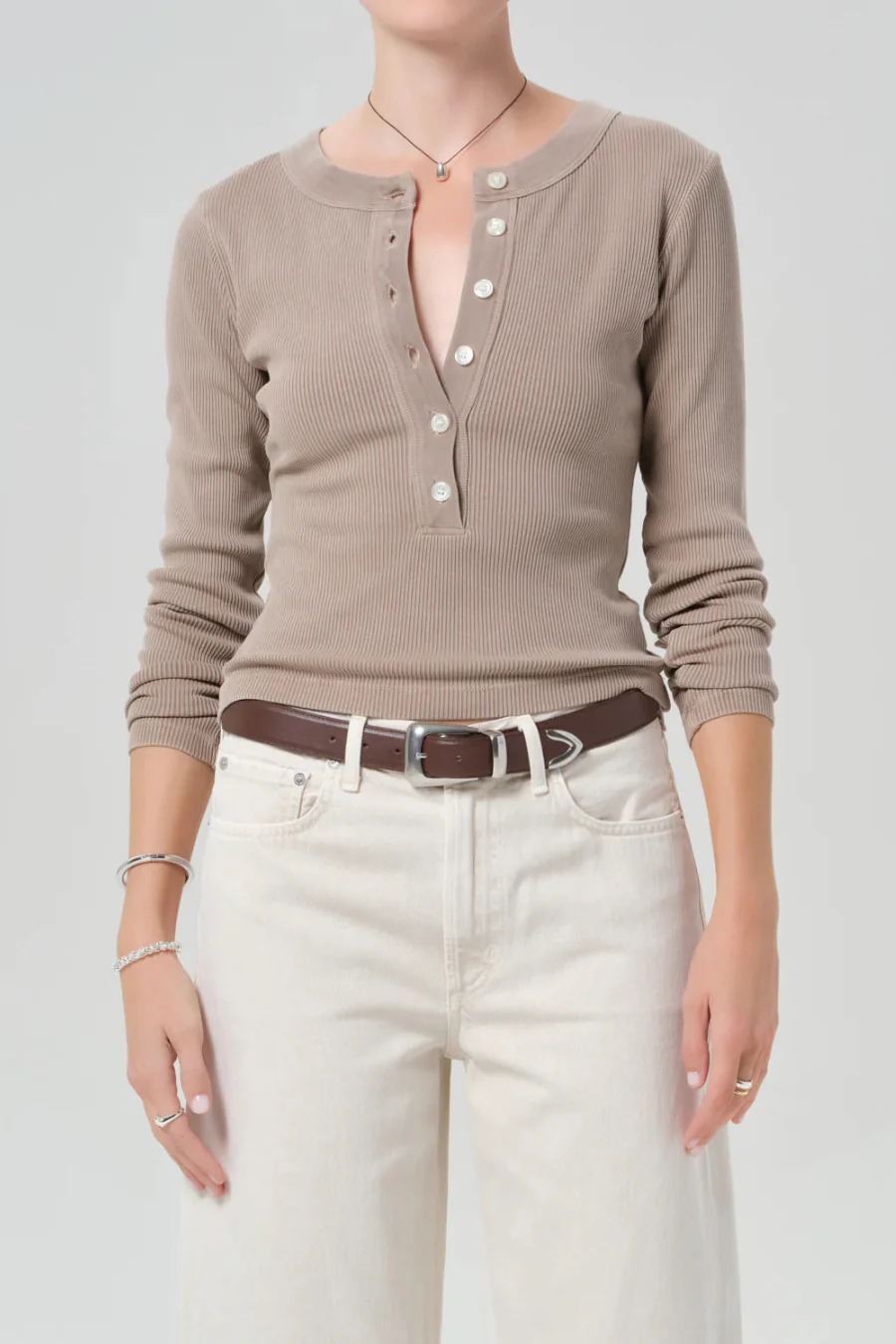 Varra Henley Sandatlas