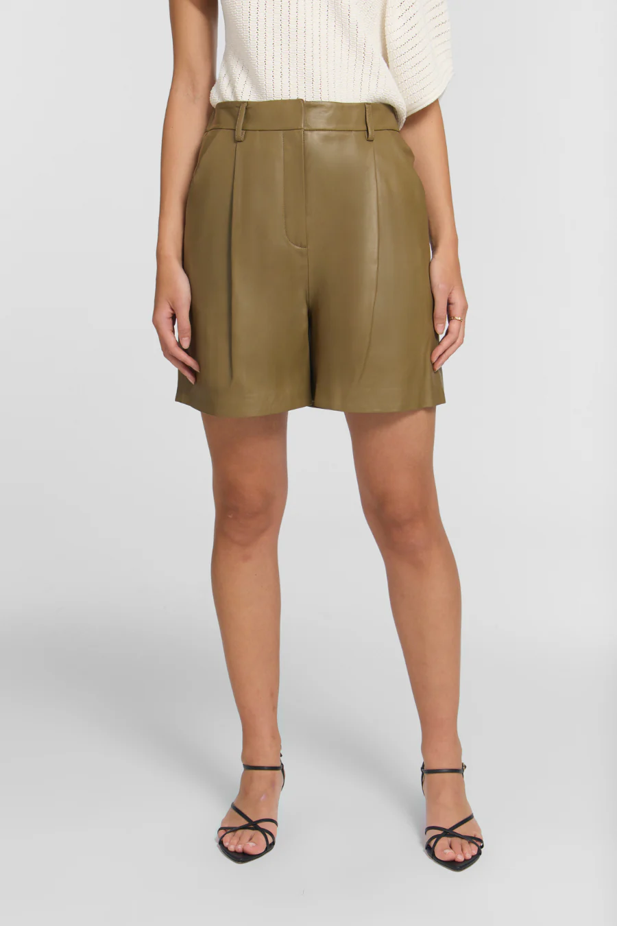 Vulture Leather Short Sage - Image 3